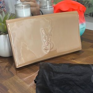 SAINT LAURENT
Patent Calfskin Monogram Large Belle De Jour Clutch Chair